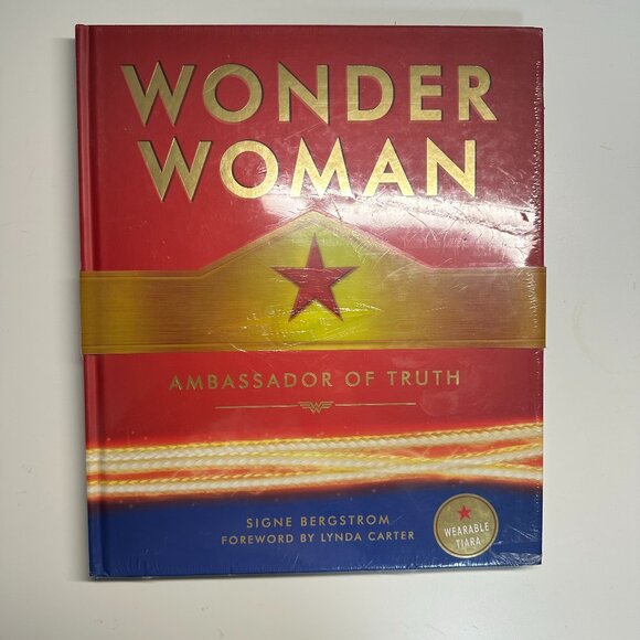 Hardcover Book - LIKE NEW - Wonder Woman Ambassador of Truth - Picture 2 of 5